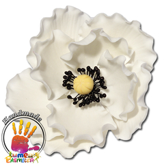 Nagy fehér mákvirág, fekete bibével cukormasszából - Lumea