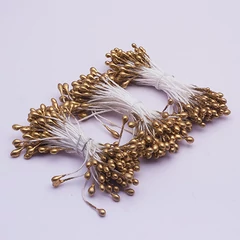 Arany színű bibe 3mm, 240 db.
