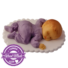 Lila alvó kisbaba cukormasszából - Lumea