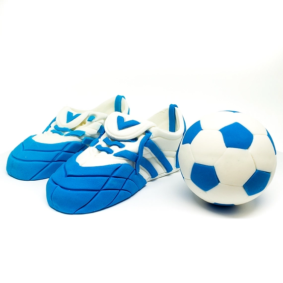Kék futbal cípő és labda cukormasszából - Lumea